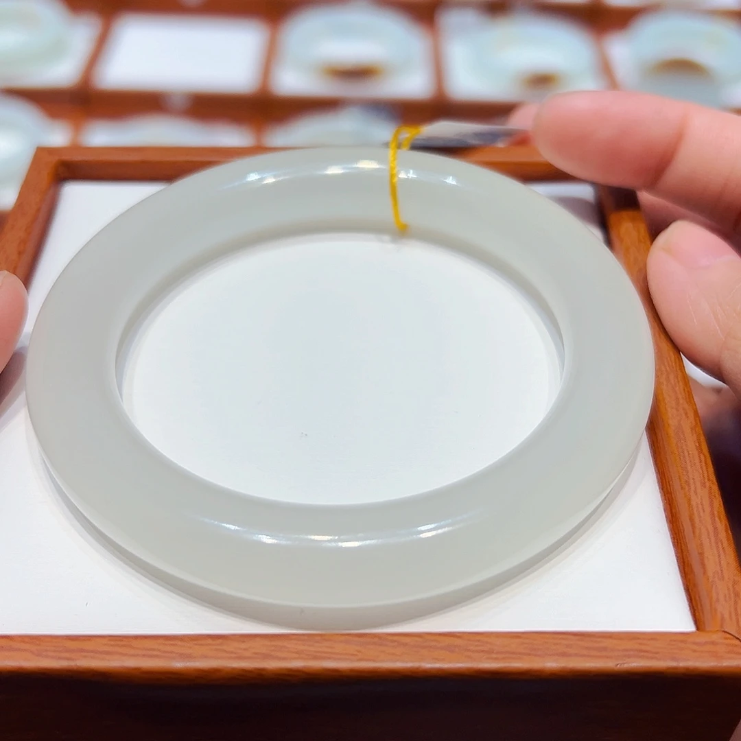 和田玉未镶嵌手镯冰荔枝冻6061