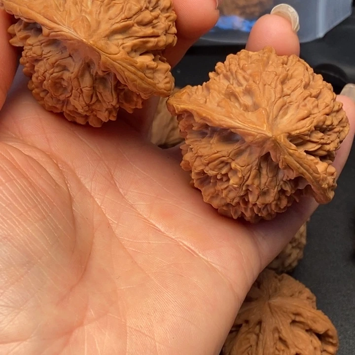 大***哥吊坠文玩核桃官帽