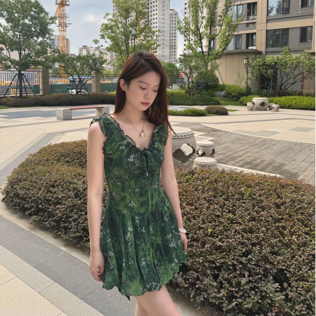 A字裙花色无袖V领森系甜美连衣裙显瘦复古长裙运动风