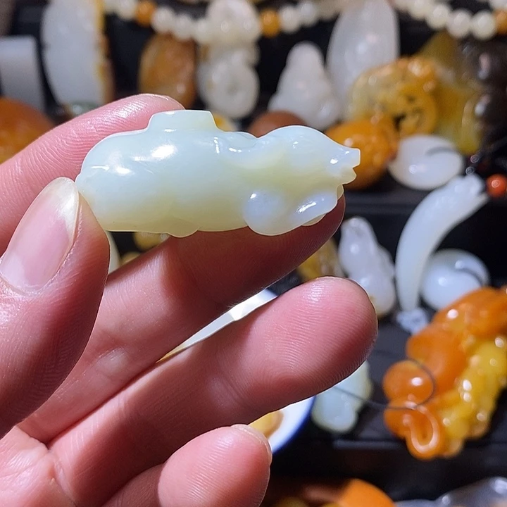 和田玉未镶嵌颈饰