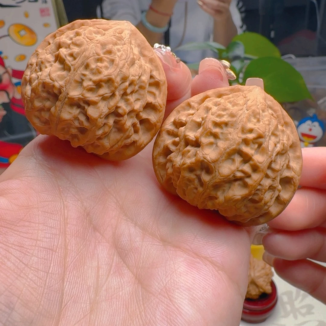 核桃把件41.5尺寸金牛