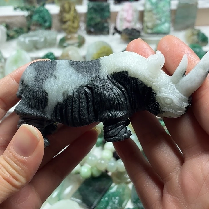 独山玉未镶嵌吊坠