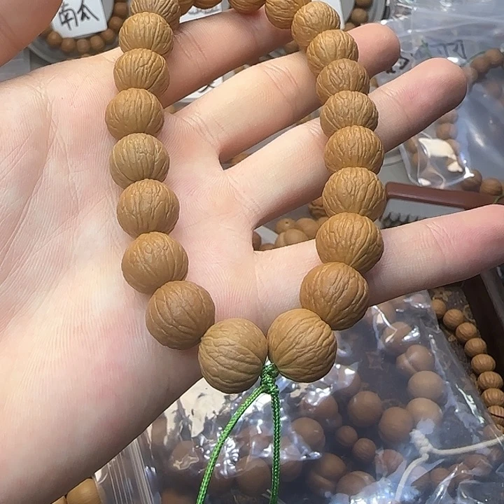 猴头核桃吊坠13风雨手持