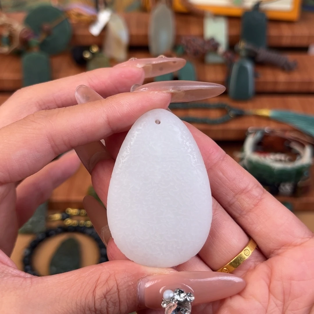 和田玉（糖玉）未镶嵌颈饰