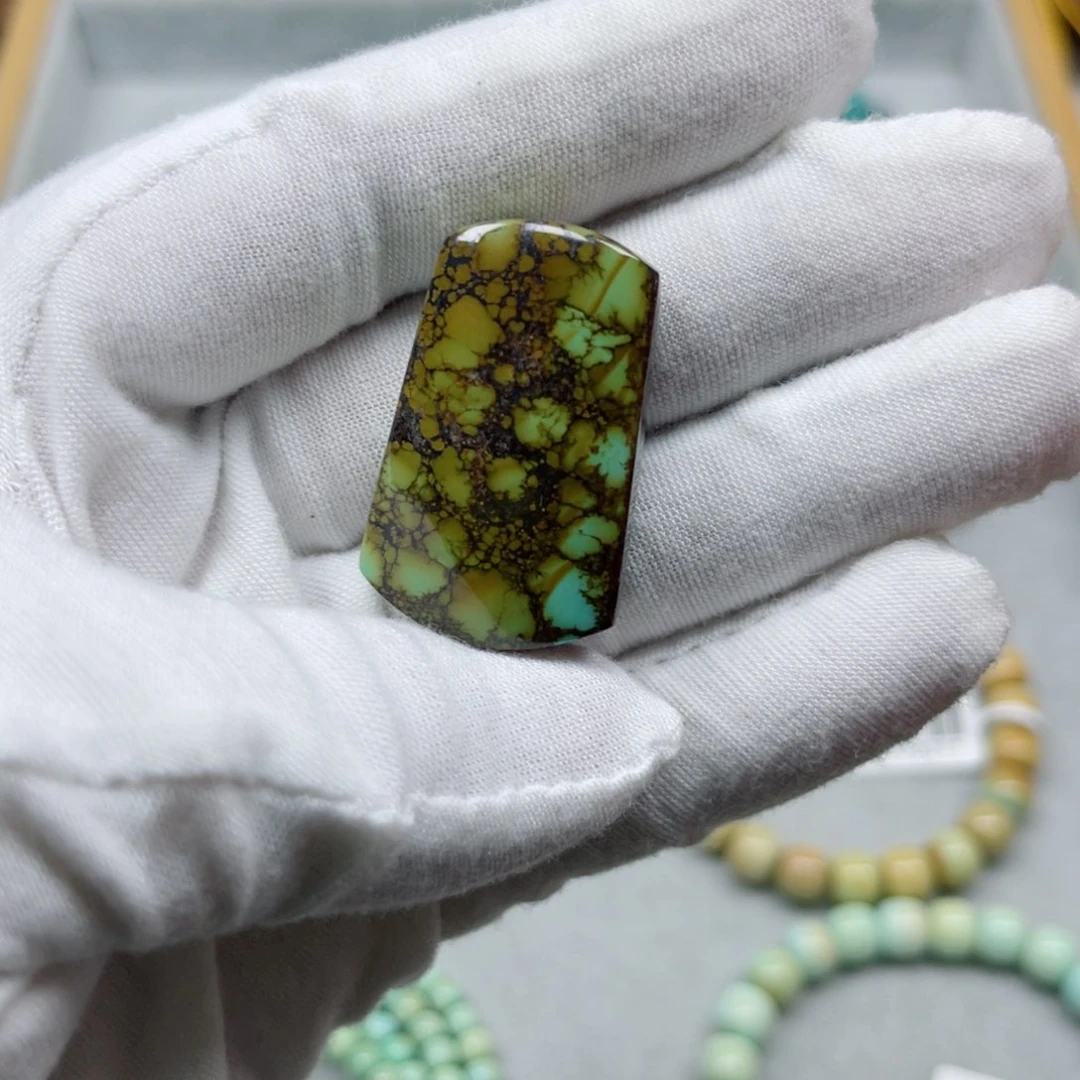 绿松石未镶嵌挂件