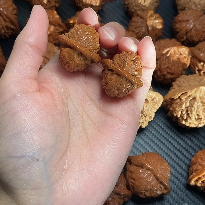 木质类29四座楼。    手捻。