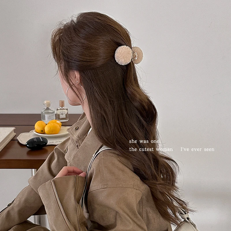 秋冬毛绒球小抓夹女后脑勺半扎发夹子侧边刘海夹高级感鲨鱼夹发卡