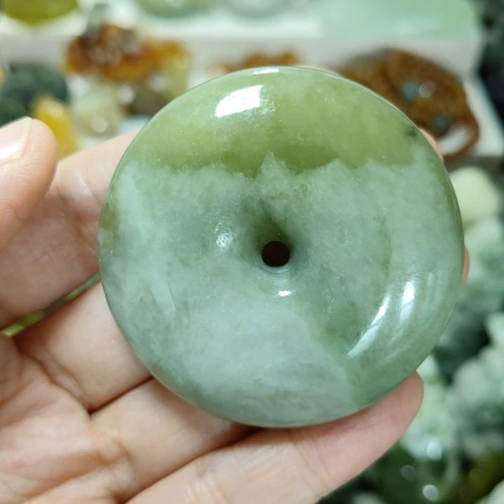 岫玉未镶嵌平安扣