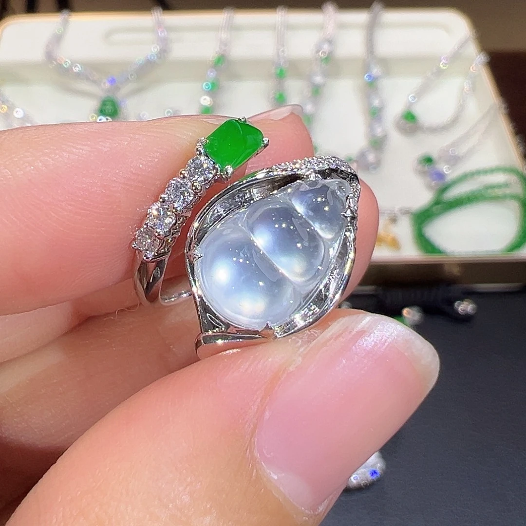 翡翠18K金镶嵌戒指