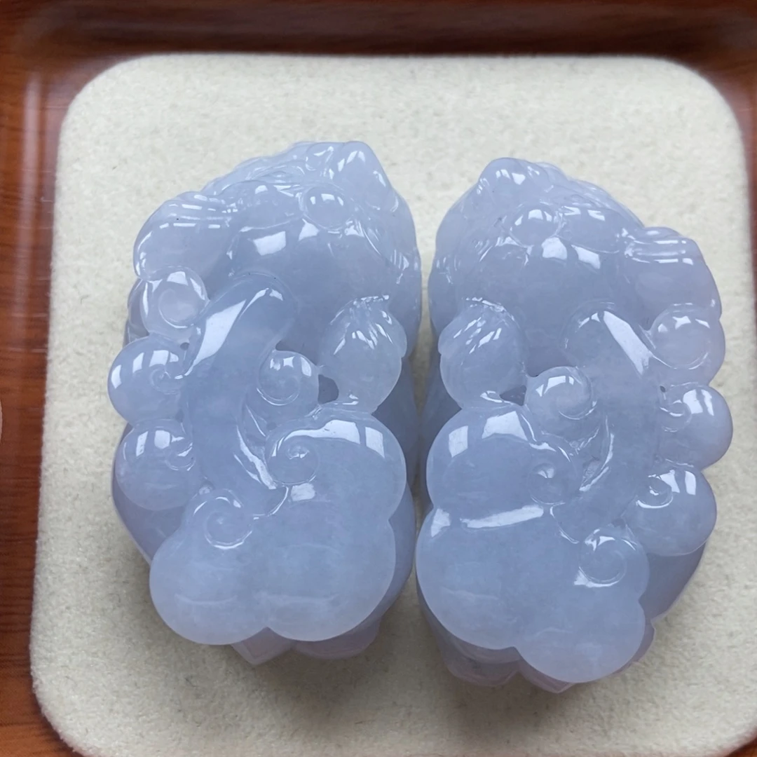 翡翠未镶嵌颈饰如意貔貅吊坠一对