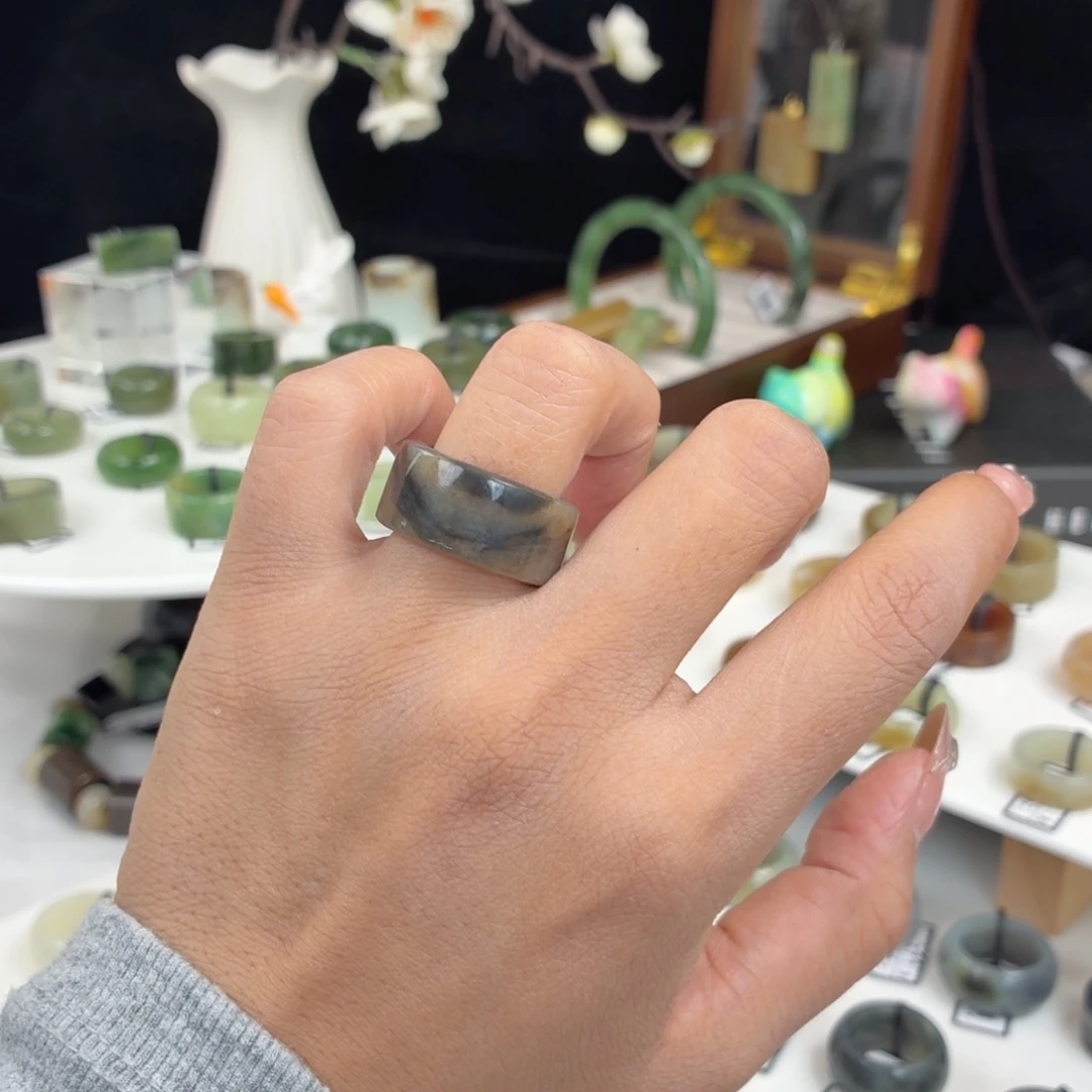 和田玉（糖玉）未镶嵌戒指Q4青花圆切17.4不退换14码