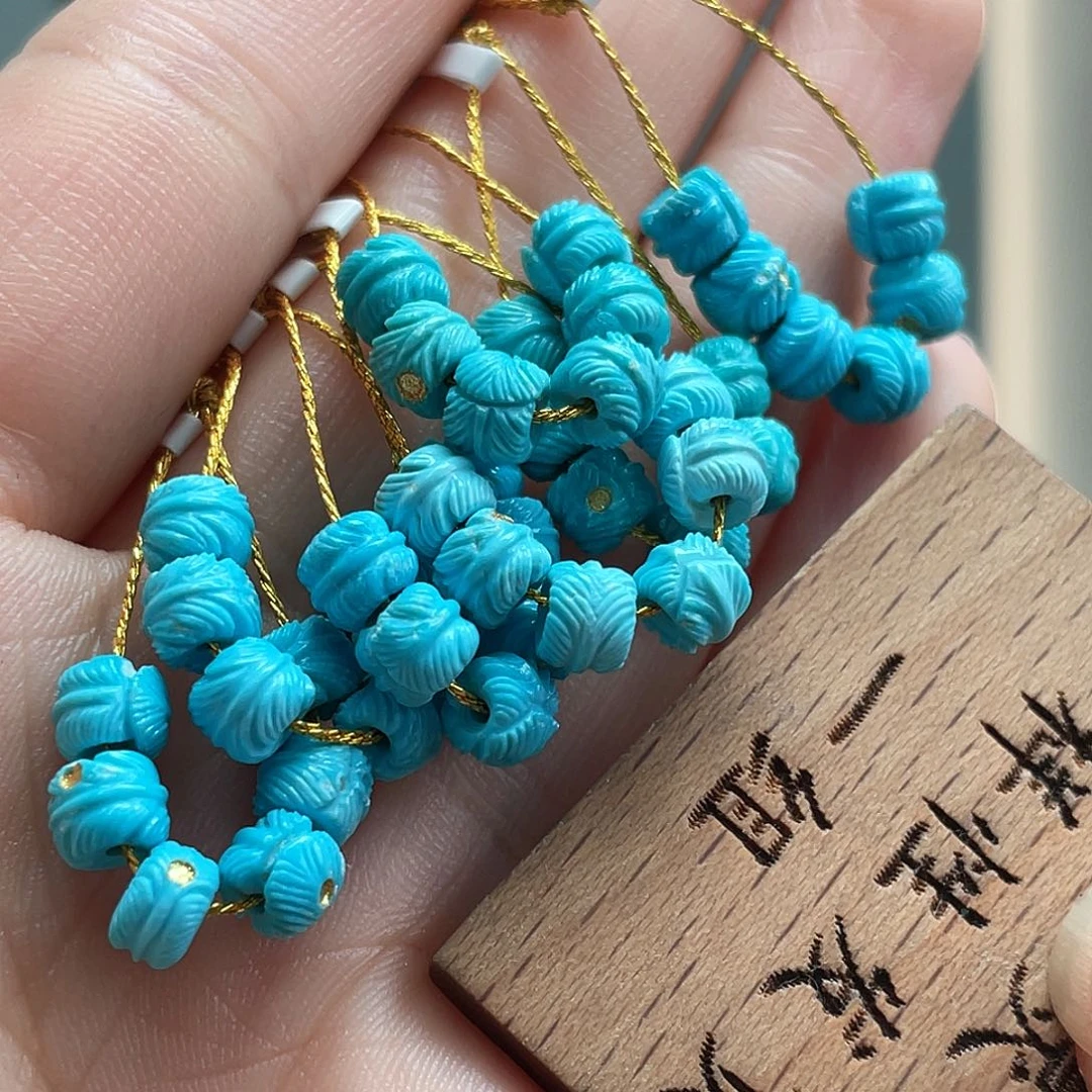 绿松石未镶嵌颈饰