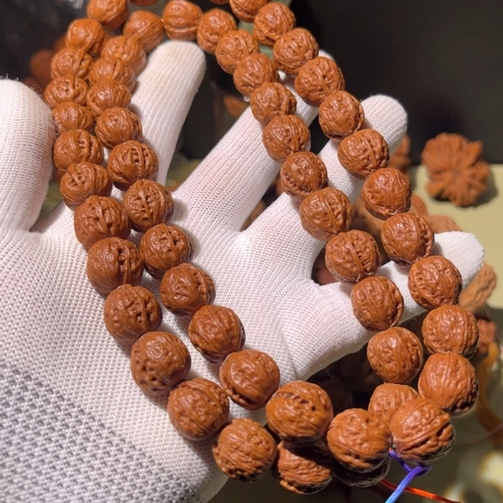 文玩核桃手串…………62