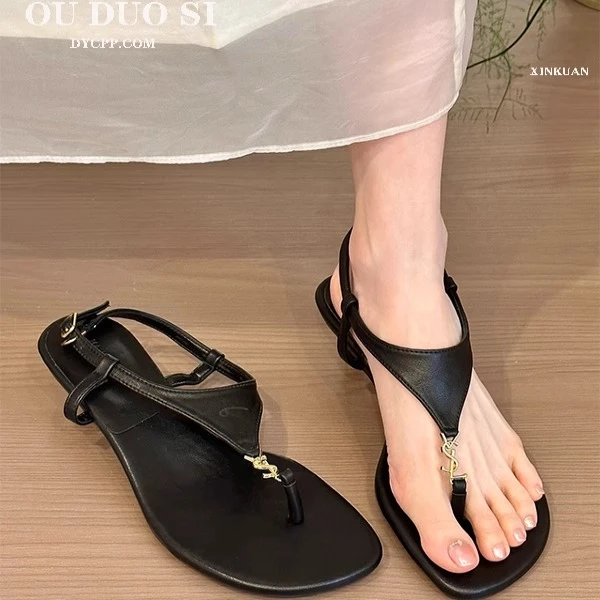 羊皮版~黑色金属扣一字带凉鞋女2025新款人字拖细跟夹脚罗马凉鞋