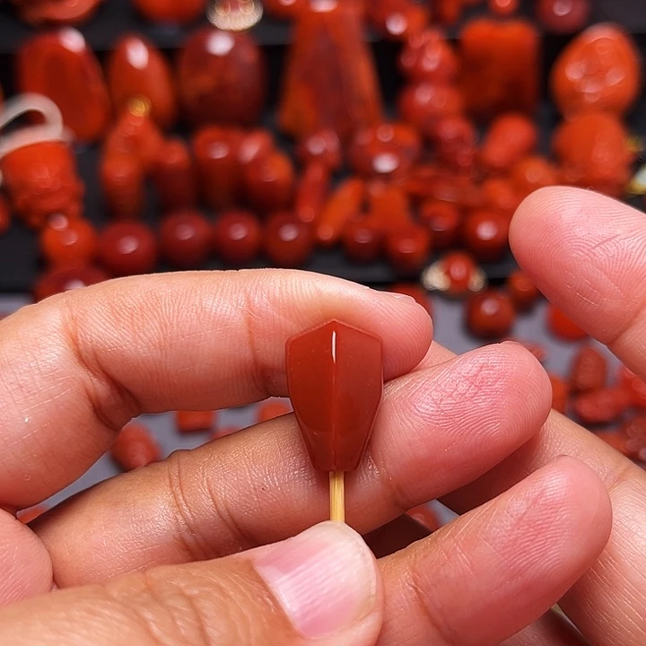 南红玛瑙未镶嵌配饰瓦西南红鲨鱼呗三通11.7mm