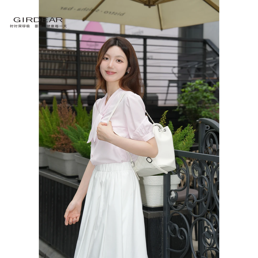 GIRDEAR/哥弟冬季新款洋气法式洋气泡泡袖设计感时尚衬衫女130047