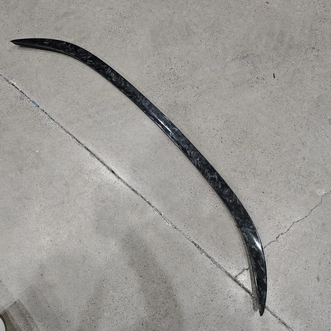 湿碳 瑕疵清仓 极氪001尾翼小鸭尾锻造纹