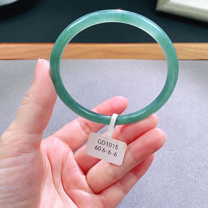 翡翠未镶嵌手镯天然翡翠手镯a货