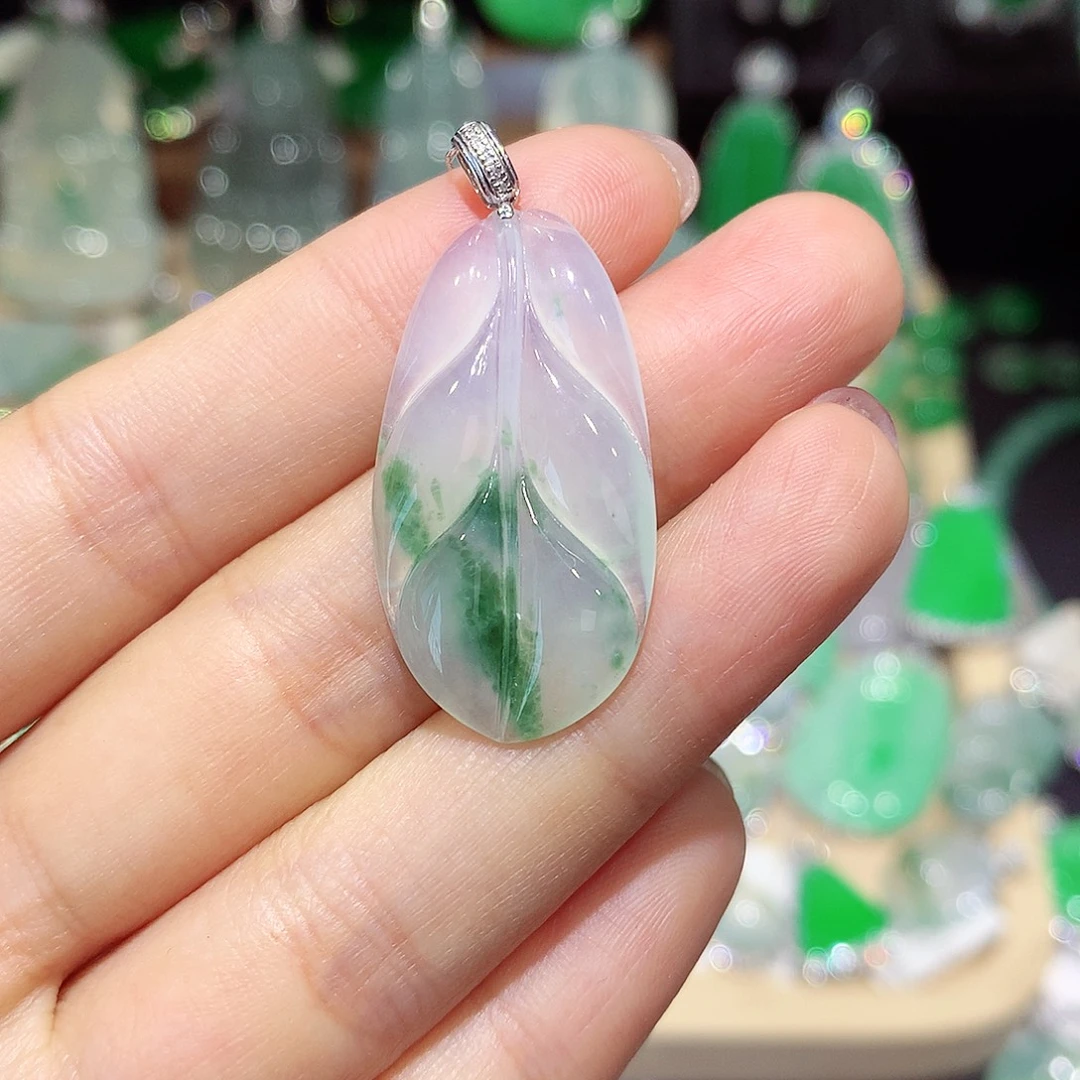 颈饰18K金镶嵌翡翠yezi
