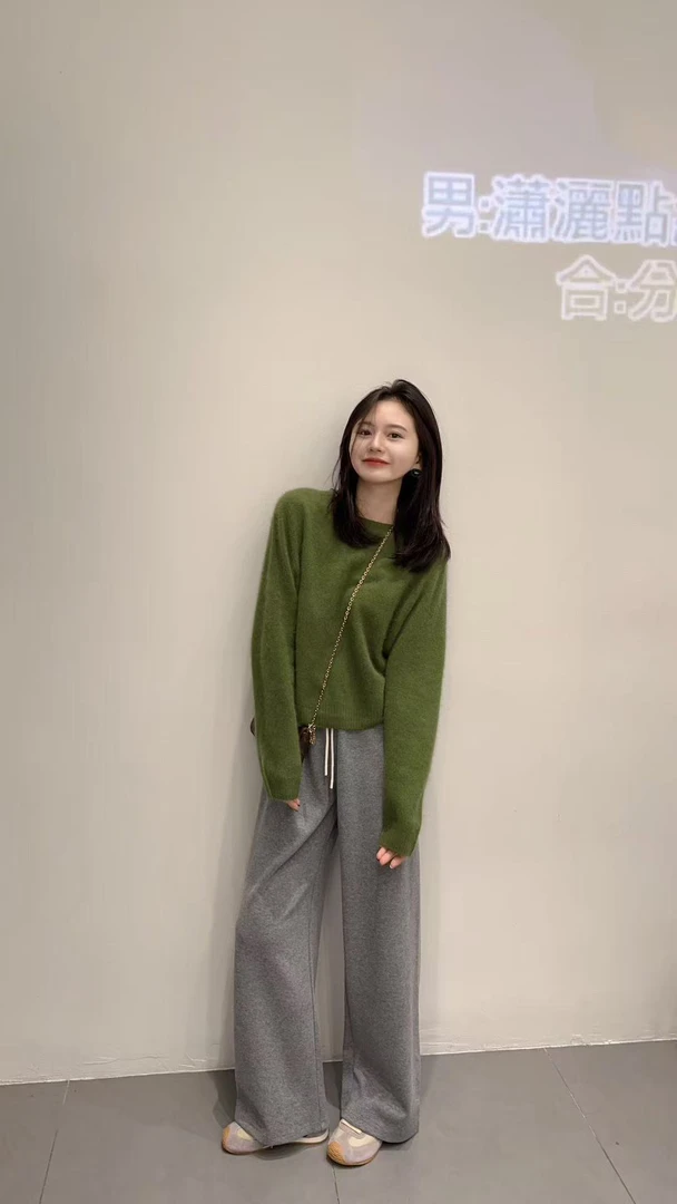 早秋2025新款日系复古绿色软糯毛衣女松弛感针织衫上衣百搭休闲裤