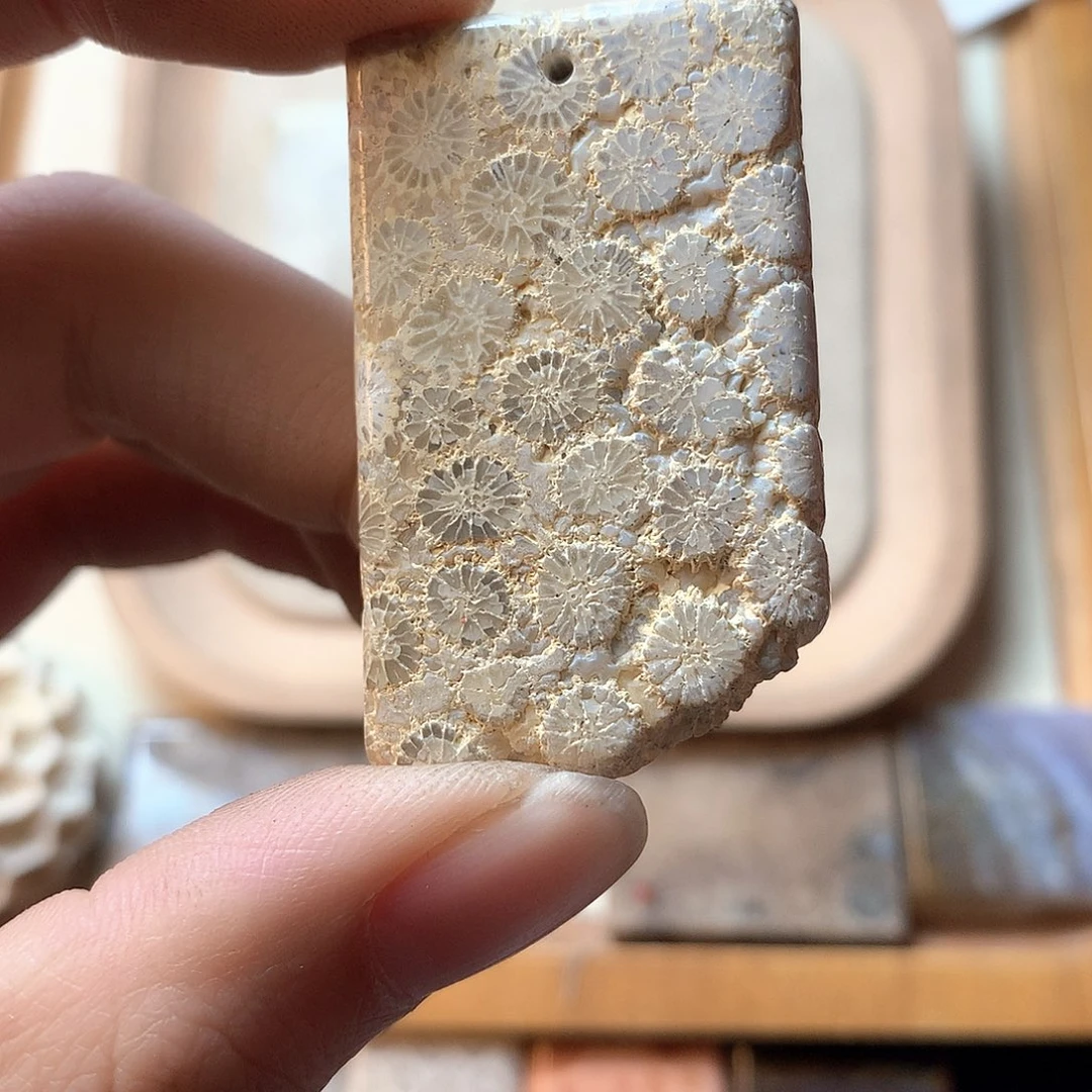 石英质玉颈饰未镶嵌怎