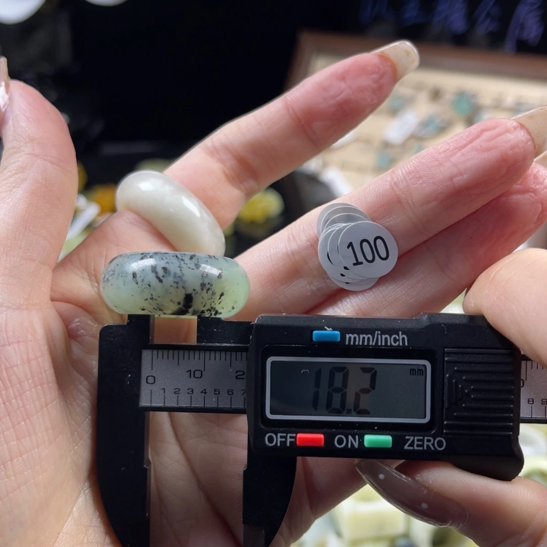 蛇纹石玉未镶嵌戒指