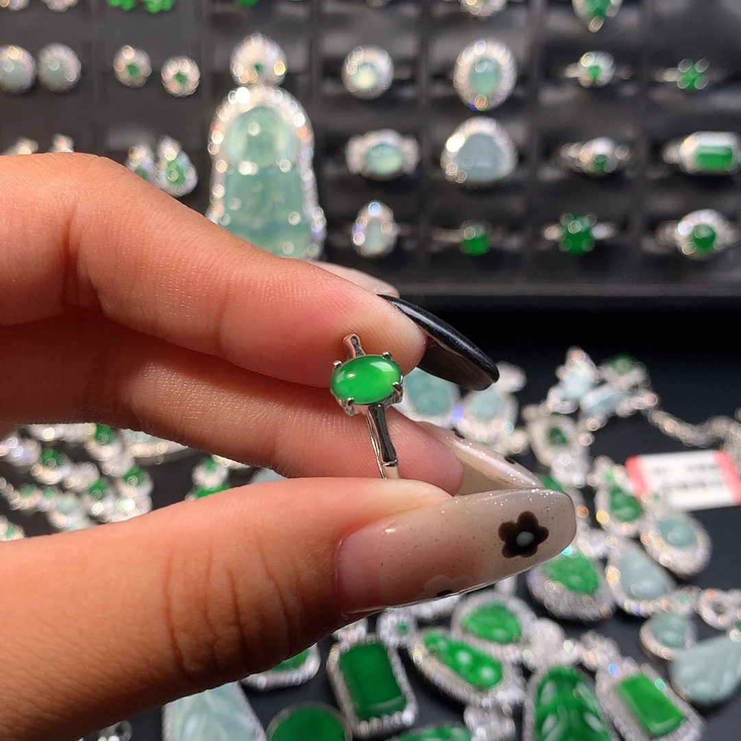 翡翠未镶嵌戒指戒指