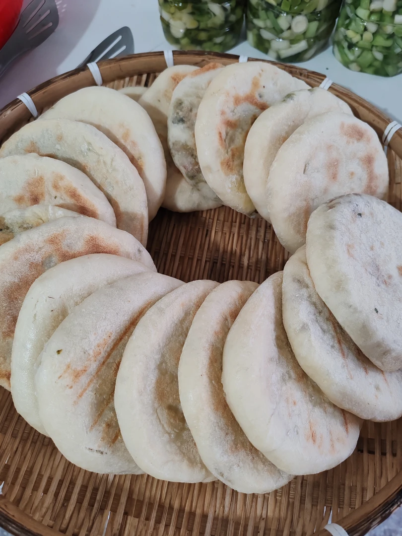安徽省霍邱县腊菜糖轱辘馍,家乡的土特产