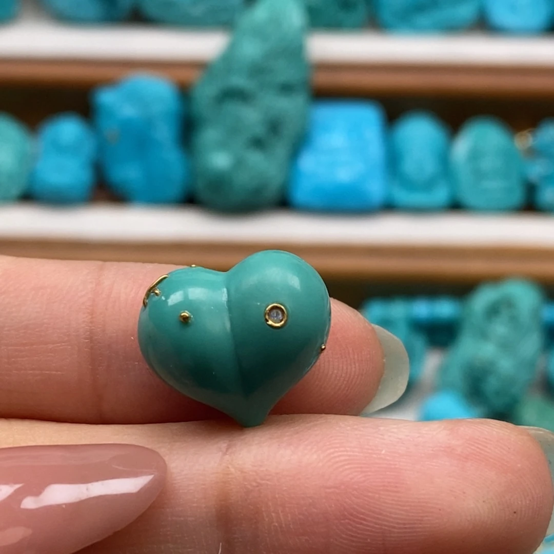 绿松石未镶嵌颈饰