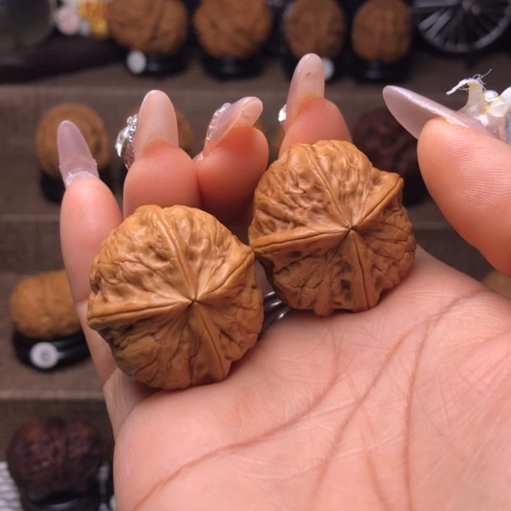 橄榄核吊坠76聚宝四楞