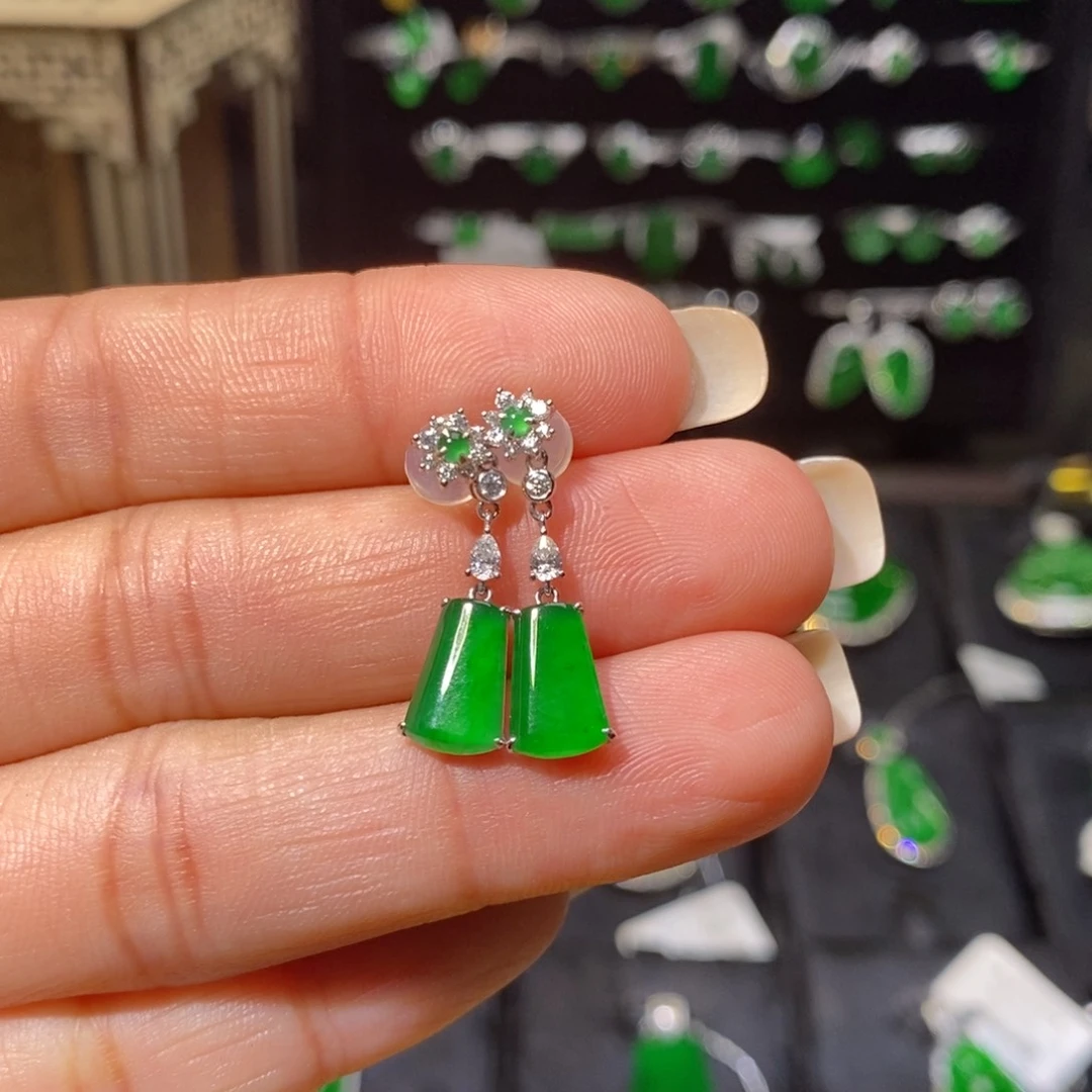 18K金镶嵌翡翠耳饰方牌耳坠