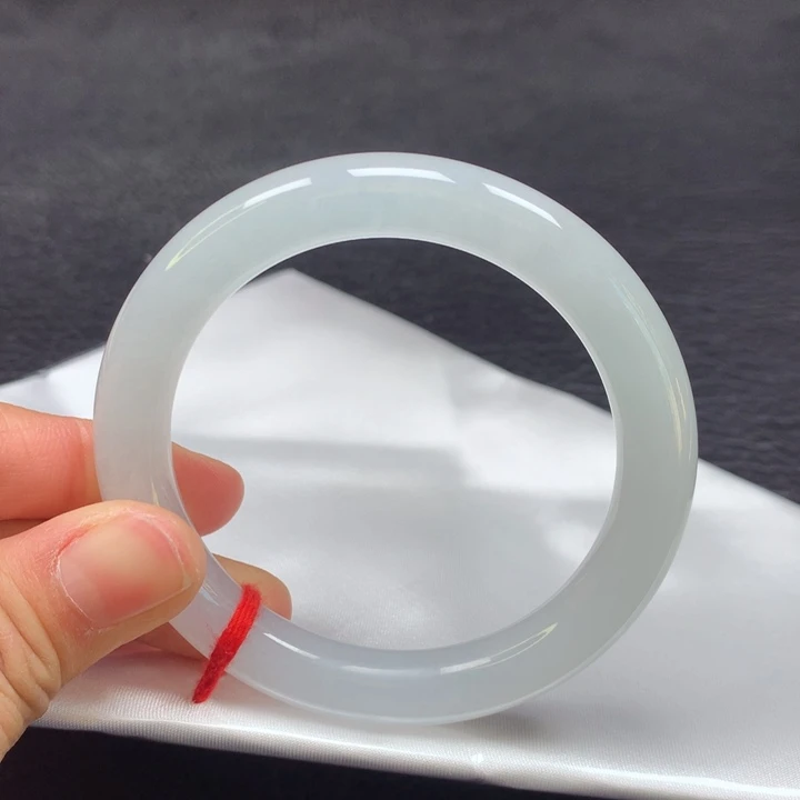 翡翠手镯（圆镯）未镶嵌54圈