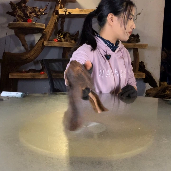 戈***文天然的云南紫柚木会黄水