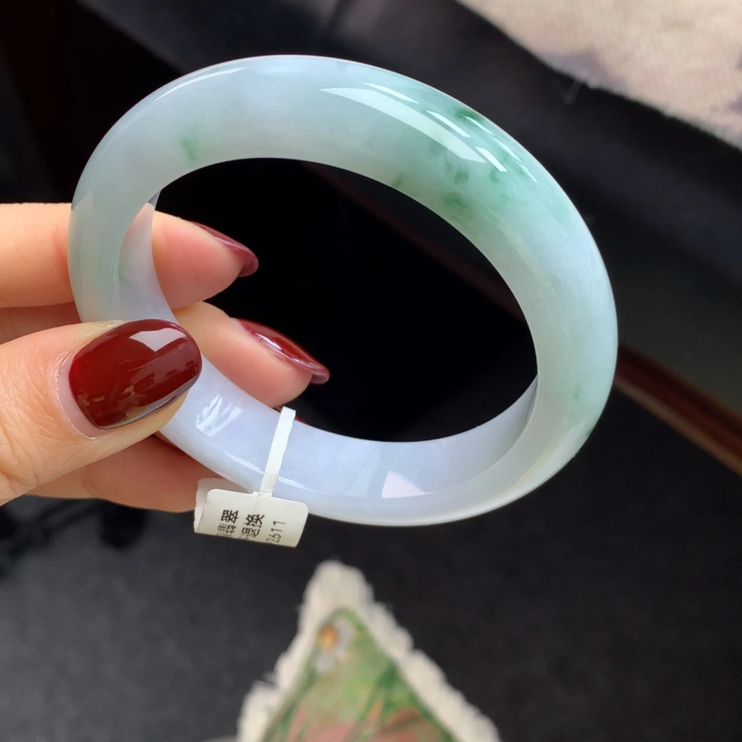 翡翠未镶嵌手镯绿花