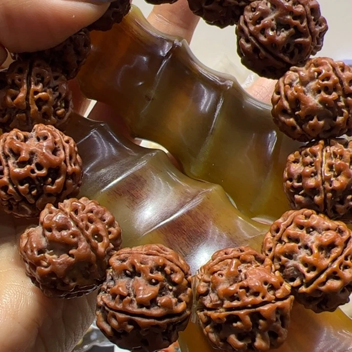 大果紫檀（缅甸花梨）赛精品摆件一根