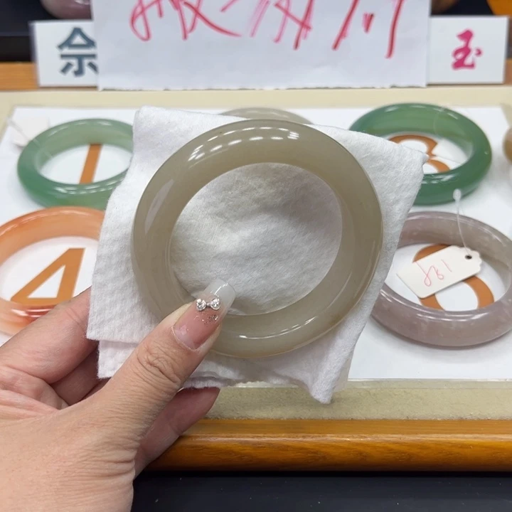 未镶嵌手镯石英质玉我****啦