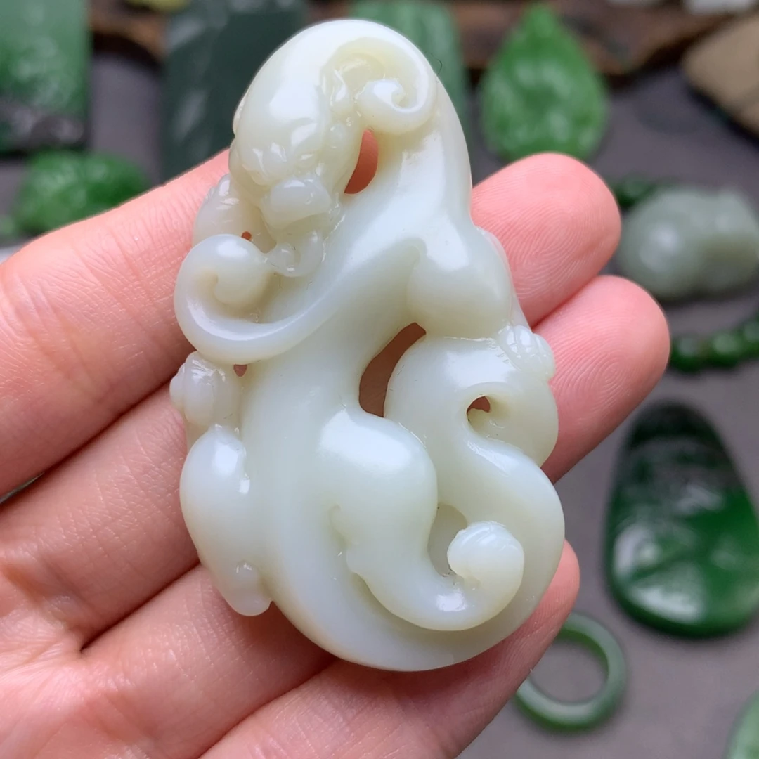 和田玉未镶嵌颈饰