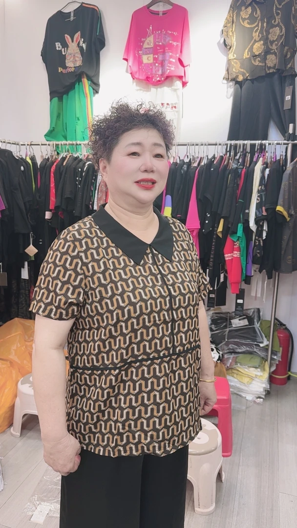 夏季中老年女装洋气娃娃领短袖上衣遮肚子气质套装