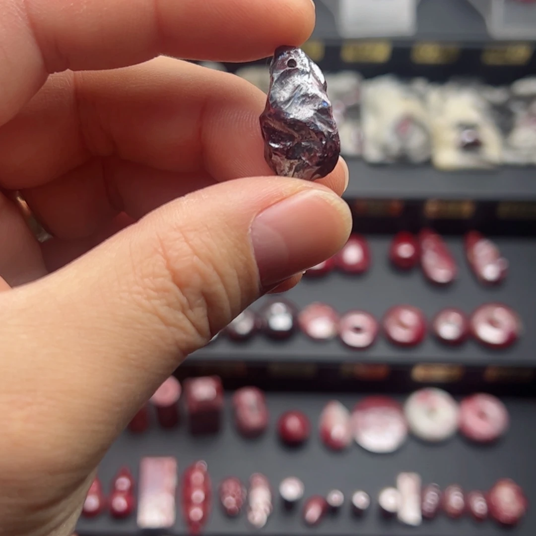 天然辰砂天然朱砂吊坠10