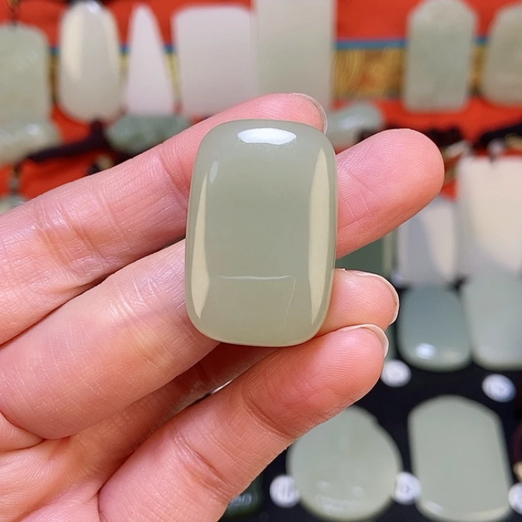 【闪购商品】颈饰未镶嵌和田玉