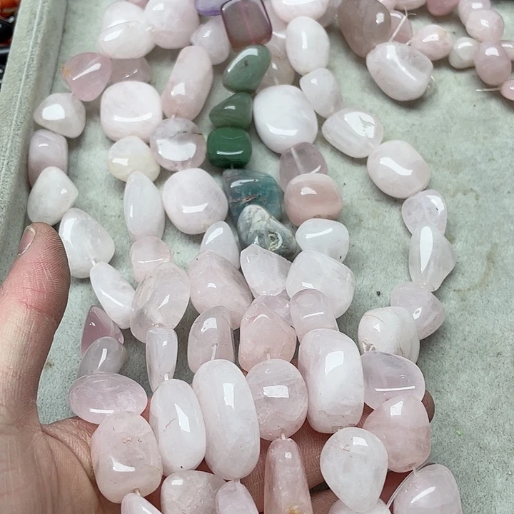 玛瑙/玉髓珠宝半成品未镶嵌一条大粉晶原石