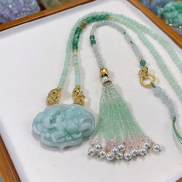 翡翠未镶嵌颈饰翡翠吊坠