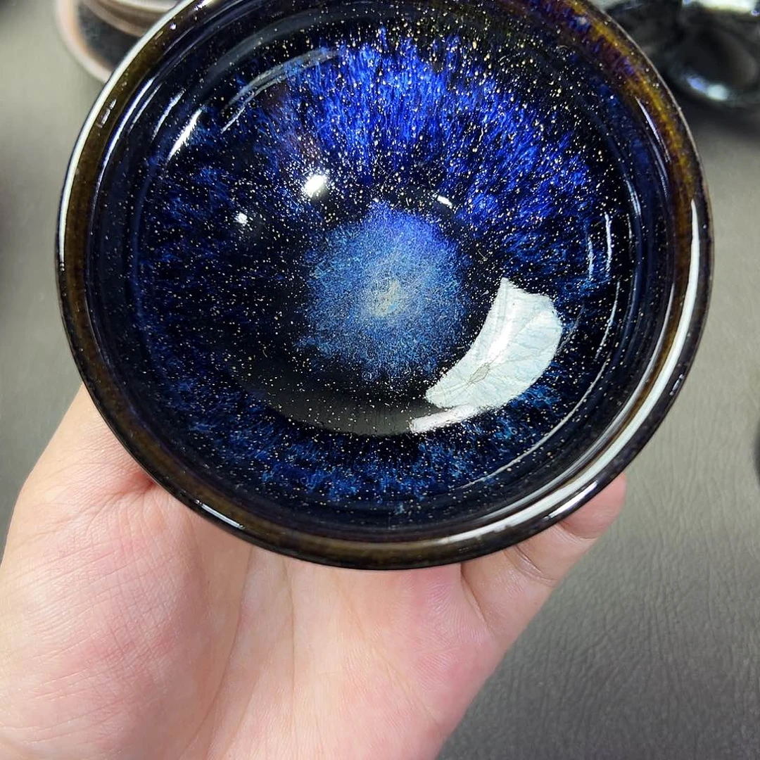 茶盏好吧那我们去找地方休息下