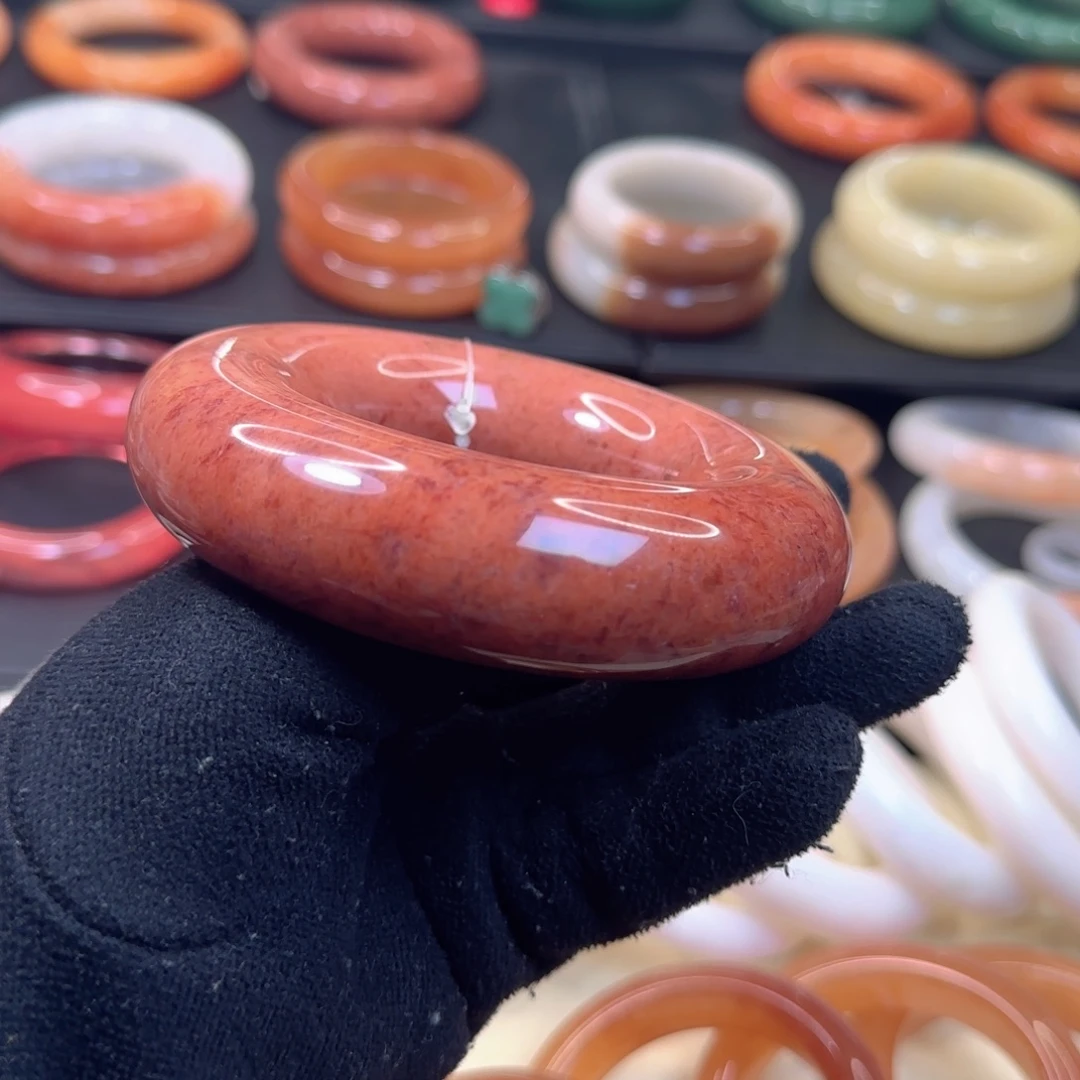 紫***石英岩玉未镶嵌手镯