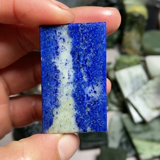 【闪购商品】青金石原石未镶嵌