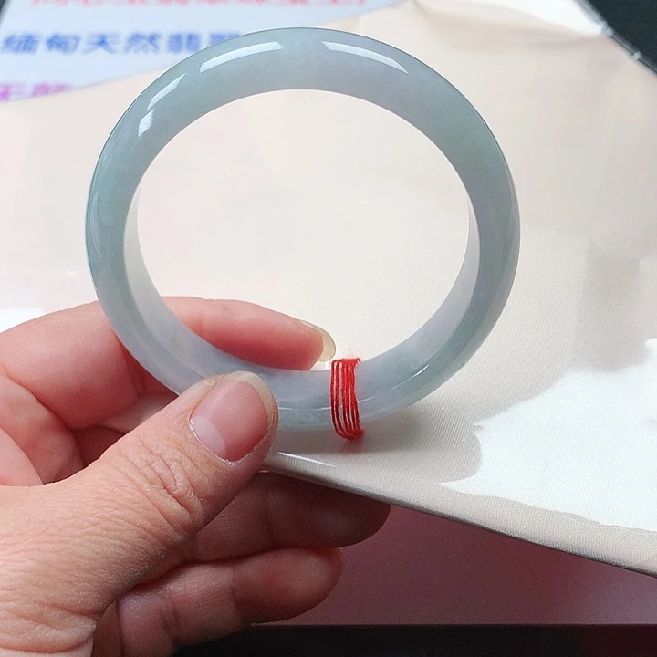 翡翠手镯未镶嵌翡翠096