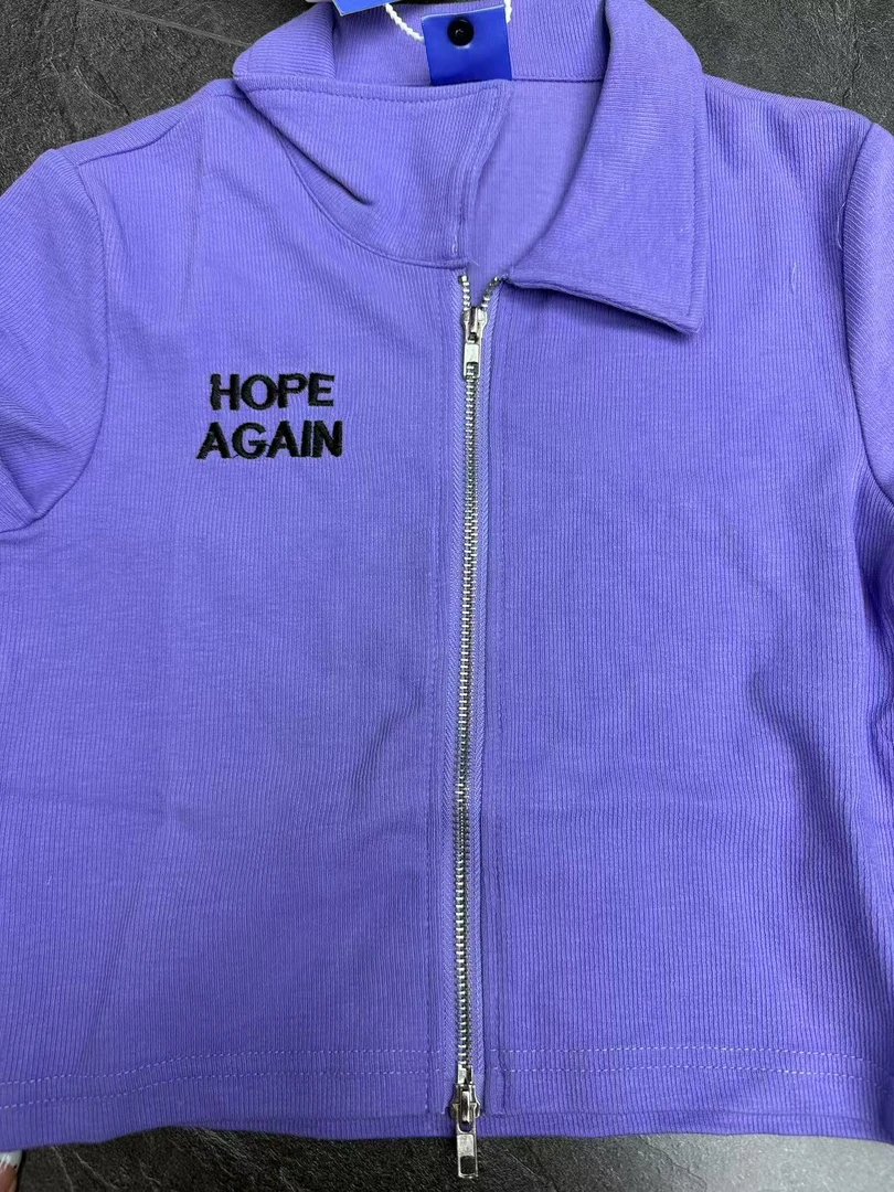 C41-1紫蓝色“拉链”字母短袖（8814）