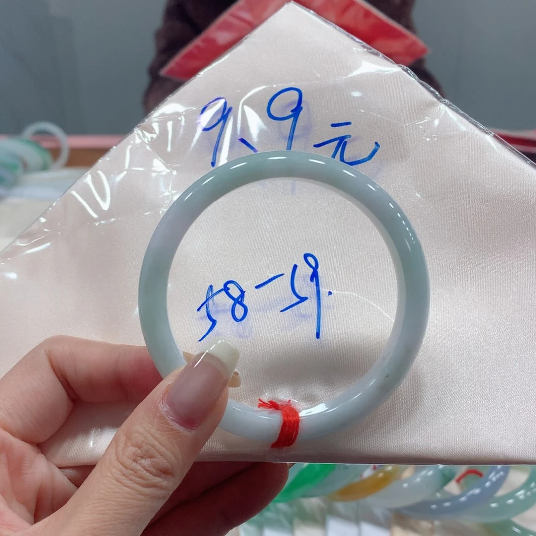 翡翠手镯未镶嵌浅*买断