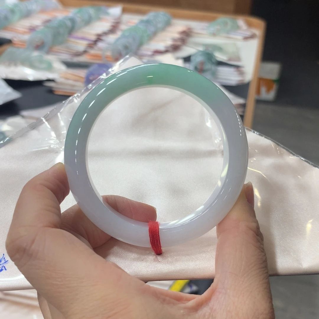 钱***翡翠未镶嵌手镯翡翠