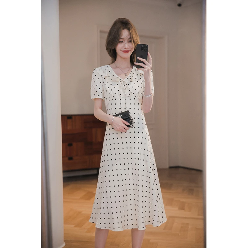 小谷粒【大小姐连衣裙】垂坠波点提花面料 泡泡袖荷叶边系带 甜美